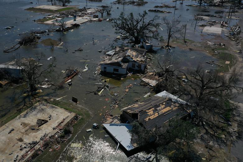 Những bức ảnh thể hiện sự tàn khốc của bão lũ năm 2020 - Ảnh 3.