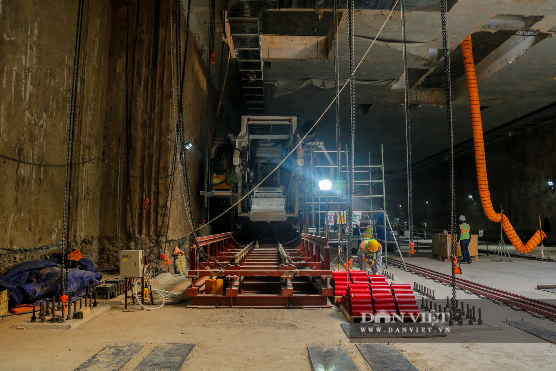 Cận cảnh lắp ráp robot khổng lồ đào hầm đường sắt Nhổn - Ga Hà Nội - Ảnh 1.
