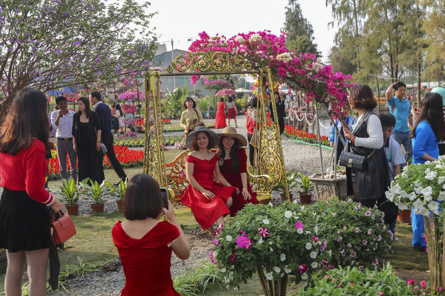 Rực rỡ sắc màu trong lễ hội hoa Xuân Quan - Ảnh 15.